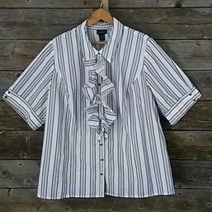 Lane Bryant 26/28 short sleeve ruffle top